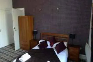 Edinburgh Apartments Queen Street 3*,